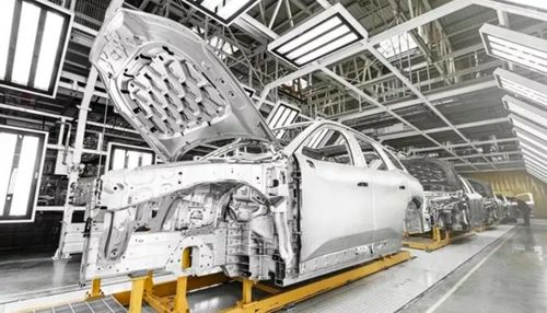 新能源車市 產(chǎn)品同質(zhì)化嚴(yán)重,2024價(jià)格戰(zhàn)將會持續(xù)