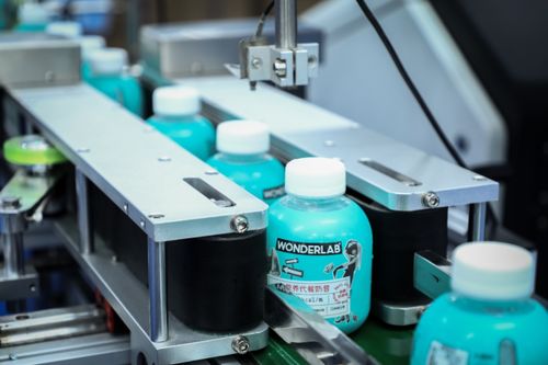 農夫山泉上新自熱咖啡,蒙牛推燕麥奶,王飽飽開賣奶茶 一周熱聞